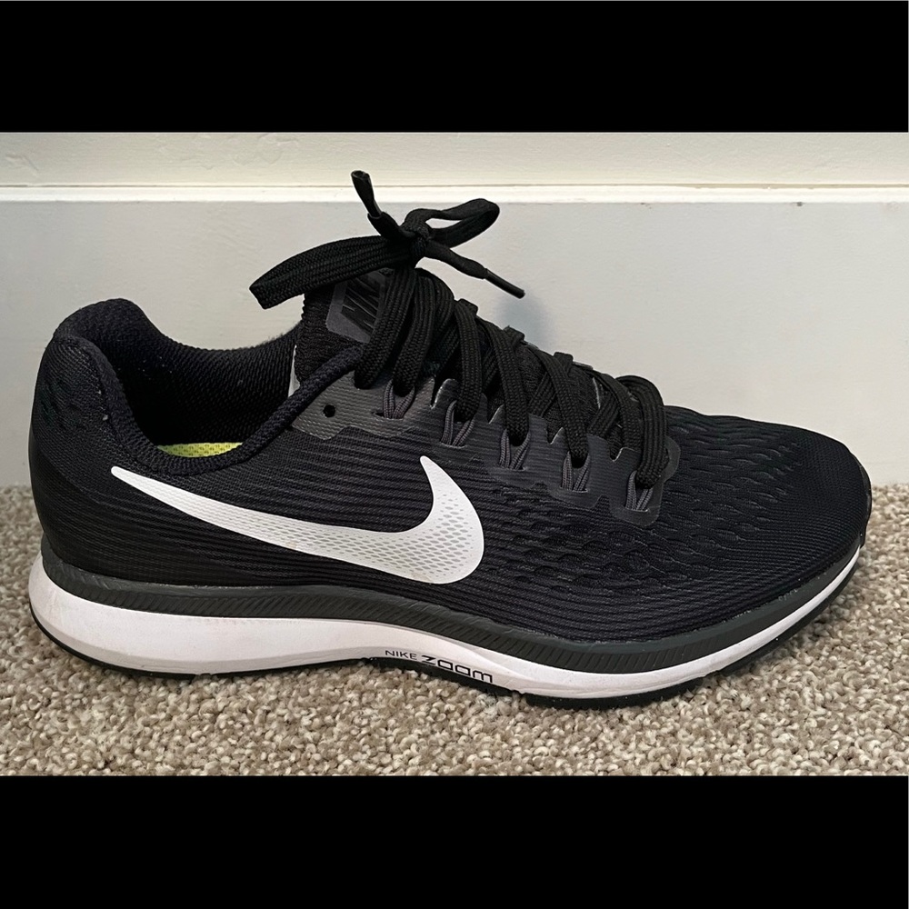 Black Nike Pegasus (Womens 7)